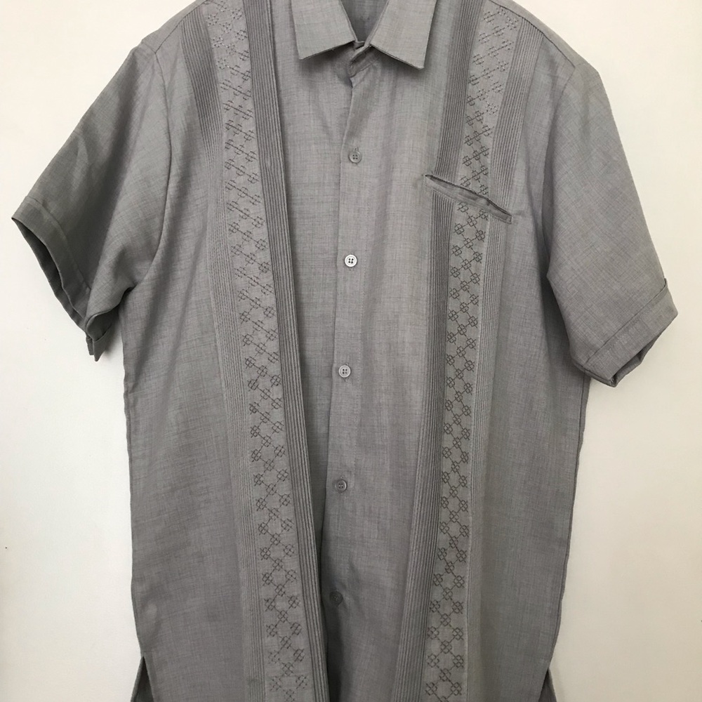 Men’s Mexican guayabera size large